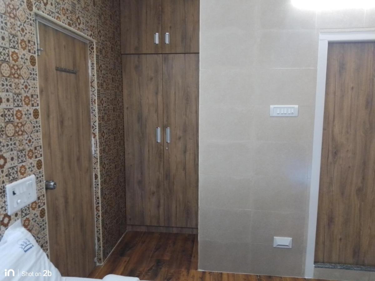 Season 4 Residences - 1Bhk Furnished Apartments Csennai Kültér fotó