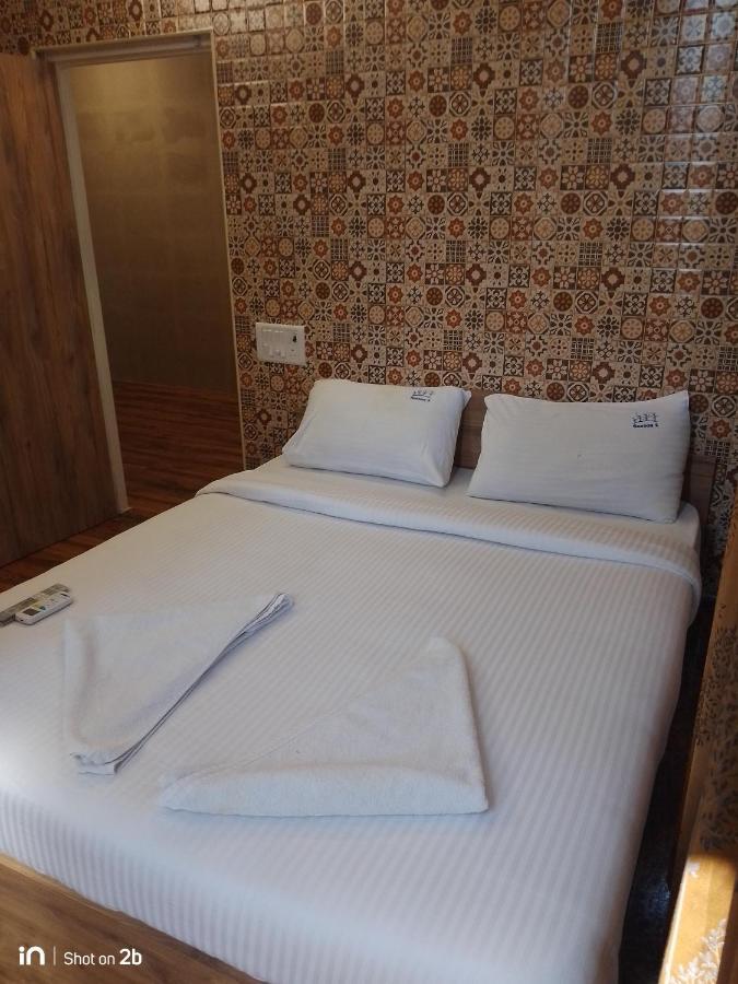 Season 4 Residences - 1Bhk Furnished Apartments Csennai Kültér fotó