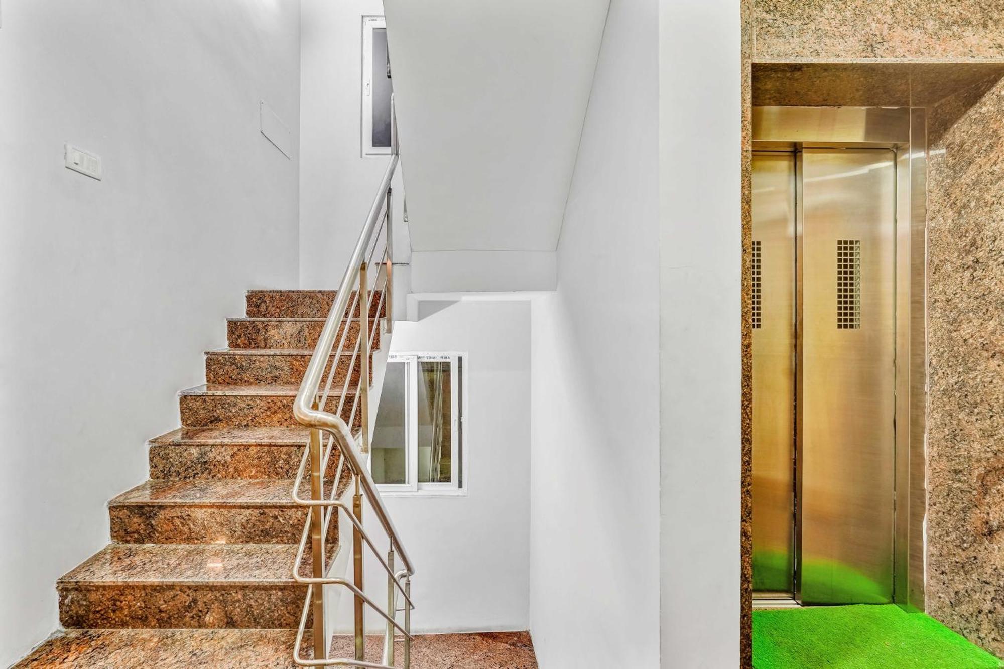 Season 4 Residences - 1Bhk Furnished Apartments Csennai Kültér fotó